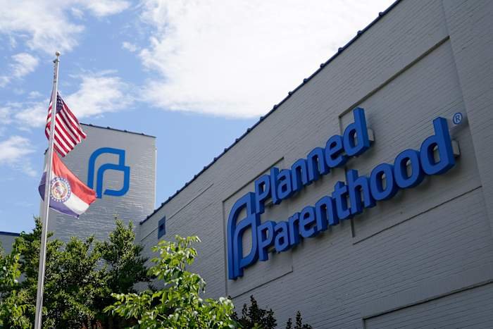 Judge Blocks Federal Move to Defund Planned Parenthood Nationwide