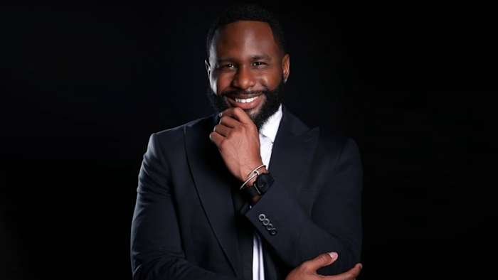 Therapist D’Shawn Harris Talks Burnout, Depression & Money Stress