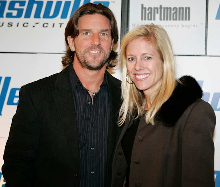 Grammy-Winning Songwriter Brett James Dies in Plane Crash