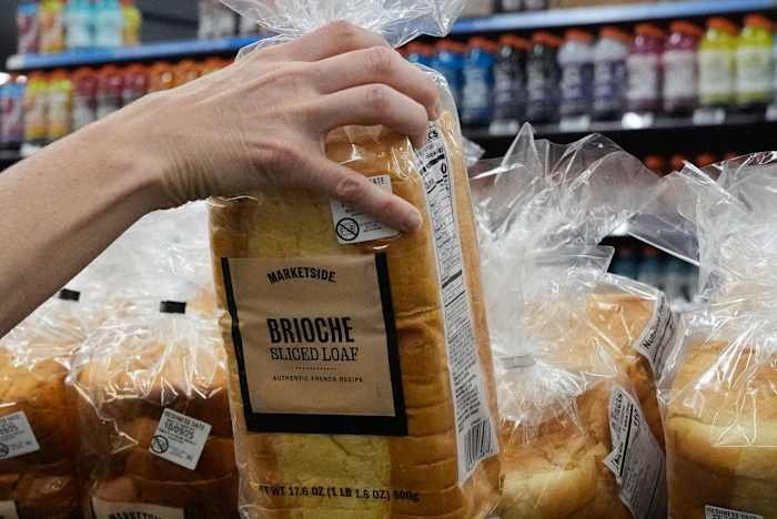 Walmart to Remove Artificial Additives from Store Brands by 2027