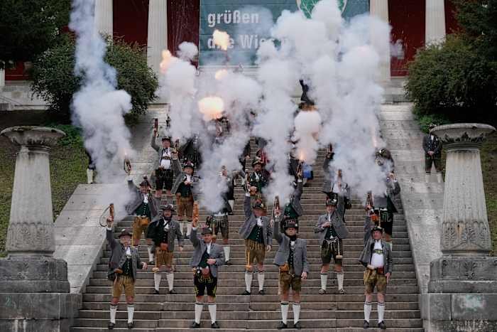 Oktoberfest Finale Features Traditional Bavarian Salute